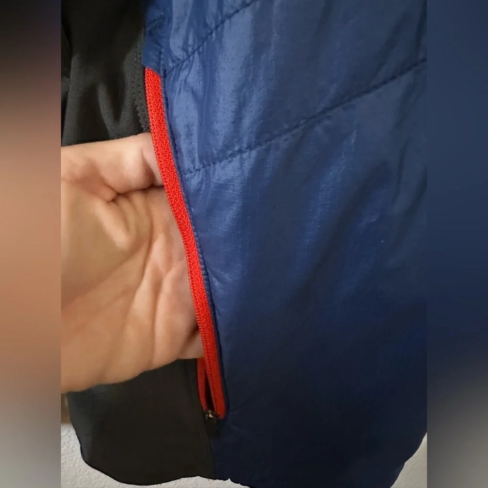 The North Face Animagi Insulated Running Jacket in Blue, Black & Red - Medium